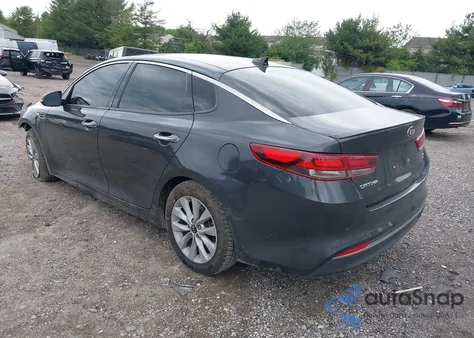 2018 Kia Optima S z USA, uszkodzony, nr VIN 5XXGT4L33JG234457